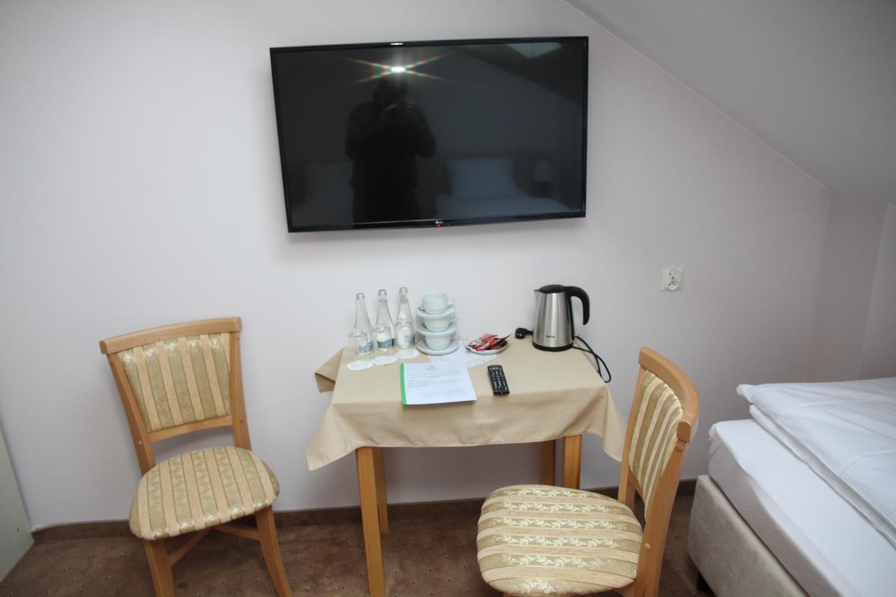 Gosciniec Pod Mlynem Hotel Иновроцлав Екстериор снимка